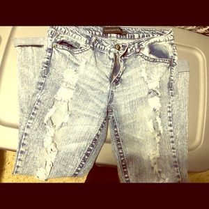 Destroyed skinny jeans